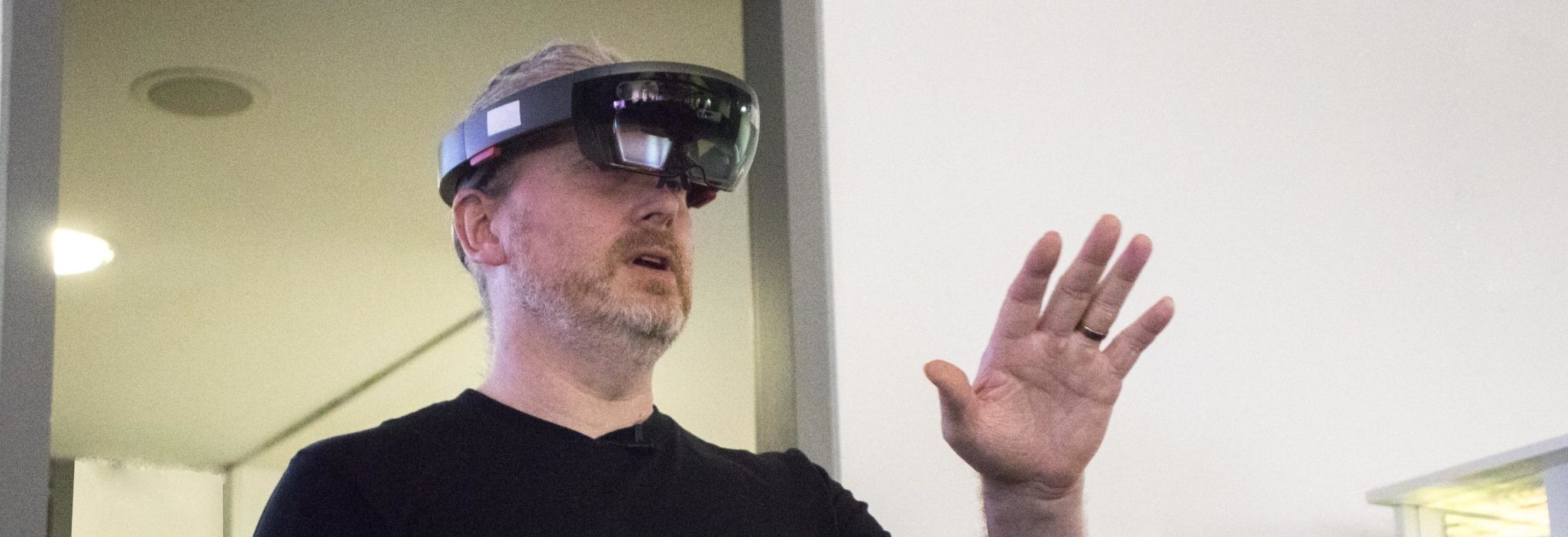 Tech Play Friday – Microsoft HoloLens